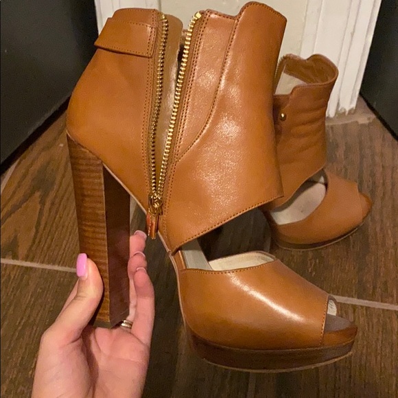 Michael Kors Tan Open Toe Heeled Booties - Picture 3 of 8